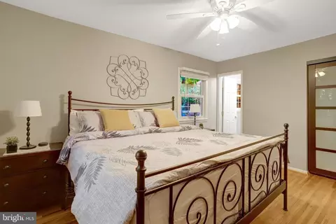 Bedroom - 6602 Sandover Ct, Springfield, VA 22152 photo 6 of 13