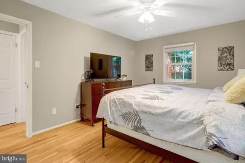 Bedroom - 6602 Sandover Ct, Springfield, VA 22152 photo 5 of 13