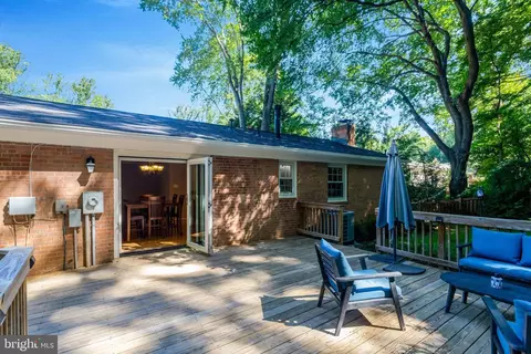 Exterior - 6602 Sandover Ct, Springfield, VA 22152 photo 5 of 17