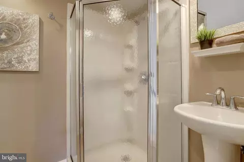 Bath - 6602 Sandover Ct, Springfield, VA 22152 photo 1 of 3