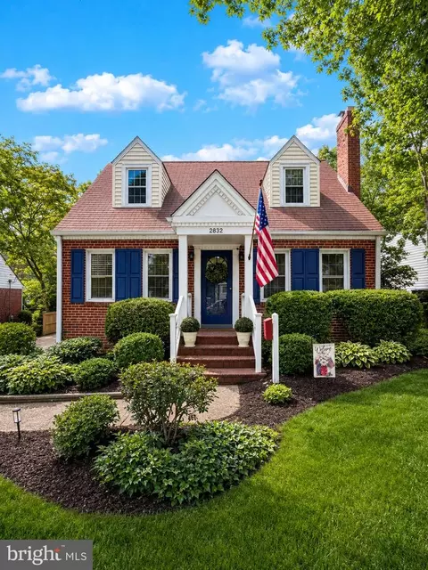 2832 Summerfield Rd, Falls Church, VA 22042