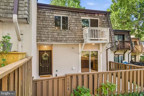 1604 Valencia Way, Reston, VA 20190