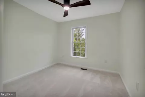 Bedroom - 9347 Peter Roy Ct, Burke, VA 22015 photo 3 of 4