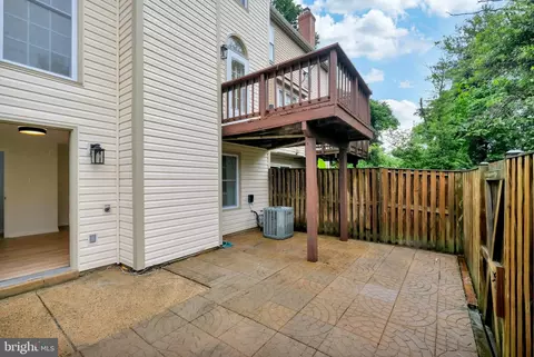 Exterior - 9347 Peter Roy Ct, Burke, VA 22015 photo 6 of 6