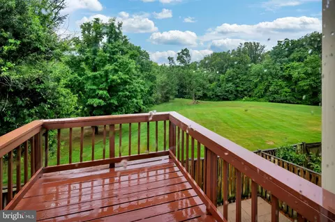 Exterior - 9347 Peter Roy Ct, Burke, VA 22015 photo 4 of 6