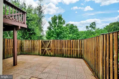 Exterior - 9347 Peter Roy Ct, Burke, VA 22015 photo 5 of 6