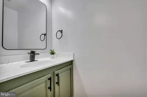 Bath - 9347 Peter Roy Ct, Burke, VA 22015 photo 1 of 5