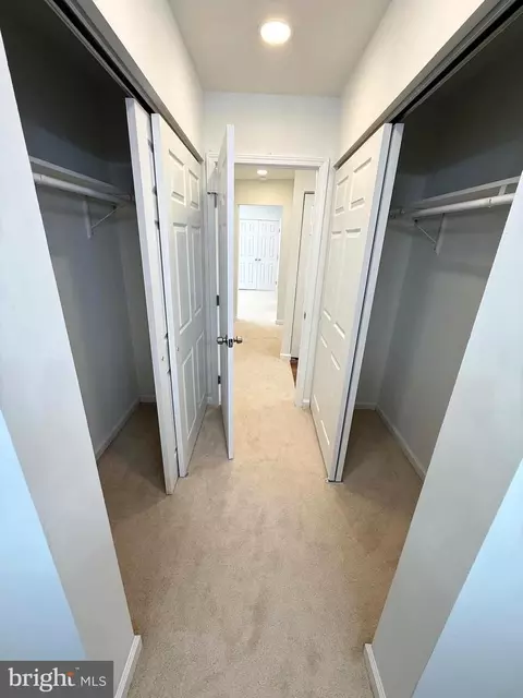 Entry Way - 5772 G Rexford Ct, Springfield, VA 22152 photo 3 of 4