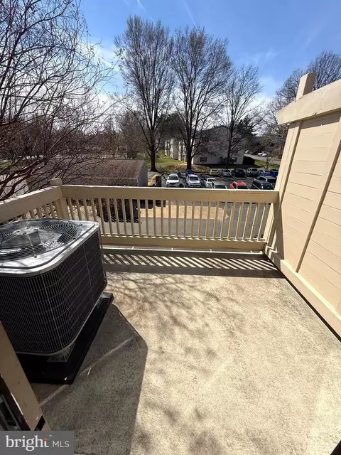 Exterior - 5772 G Rexford Ct, Springfield, VA 22152 photo 1 of 2