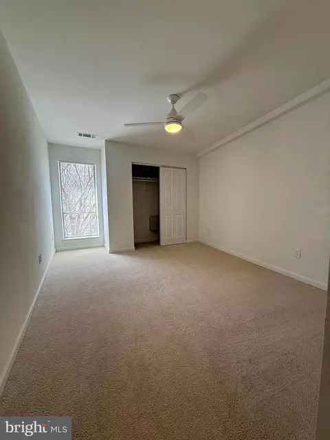 Bedroom - 5772 G Rexford Ct, Springfield, VA 22152 photo 1 of 2
