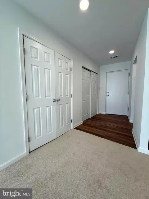 Entry Way - 5772 G Rexford Ct, Springfield, VA 22152 photo 1 of 4