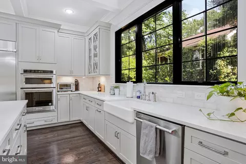 Kitchen - 1712 East Ave, Mclean, VA 22101 photo 5 of 9