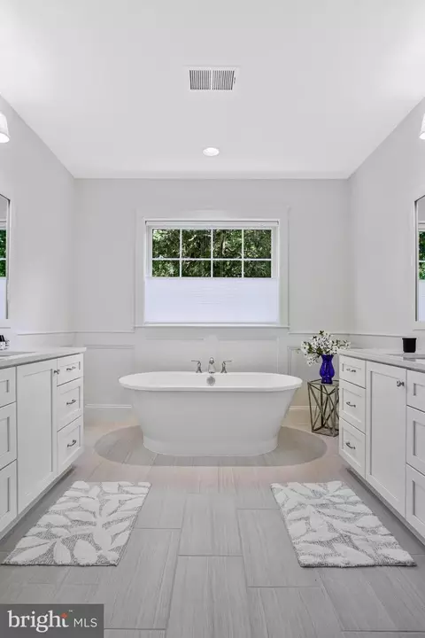 Bath - 1712 East Ave, Mclean, VA 22101 photo 8 of 15