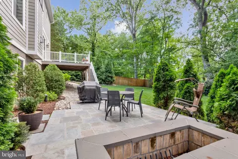 Exterior - 1712 East Ave, Mclean, VA 22101 photo 8 of 23