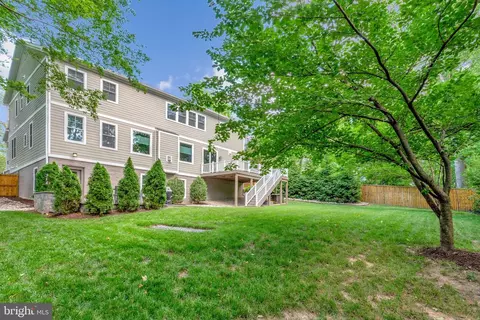 Exterior - 1712 East Ave, Mclean, VA 22101 photo 15 of 23