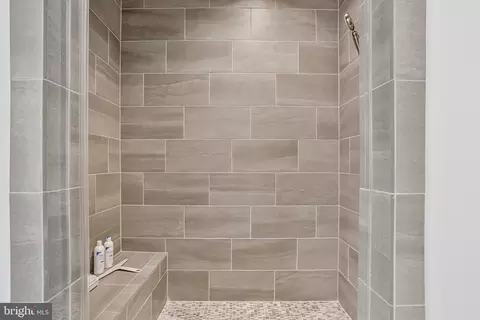 Bath - 1712 East Ave, Mclean, VA 22101 photo 7 of 15