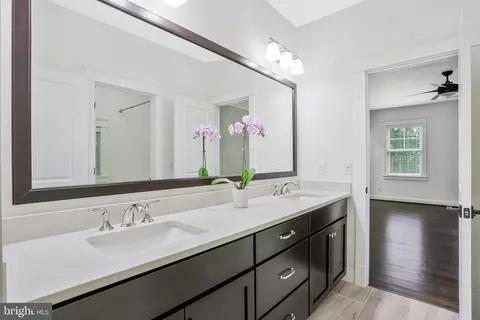 Entry Way - 1712 East Ave, Mclean, VA 22101 photo 15 of 15
