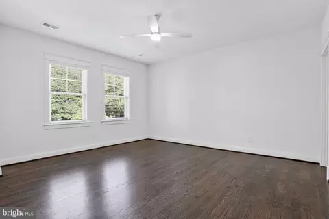 Bedroom - 1712 East Ave, Mclean, VA 22101 photo 3 of 9