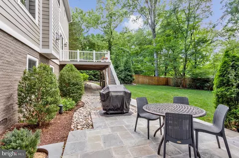 Exterior - 1712 East Ave, Mclean, VA 22101 photo 9 of 23