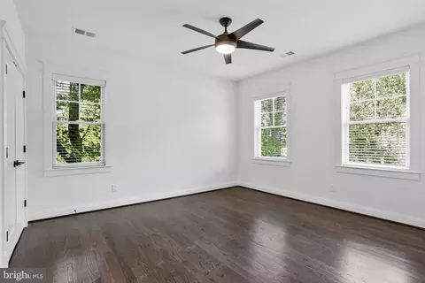 Bedroom - 1712 East Ave, Mclean, VA 22101 photo 6 of 9