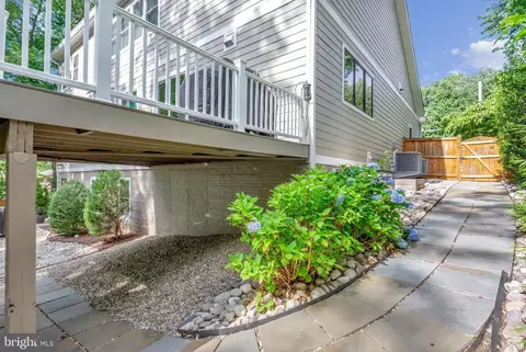 Exterior - 1712 East Ave, Mclean, VA 22101 photo 19 of 23