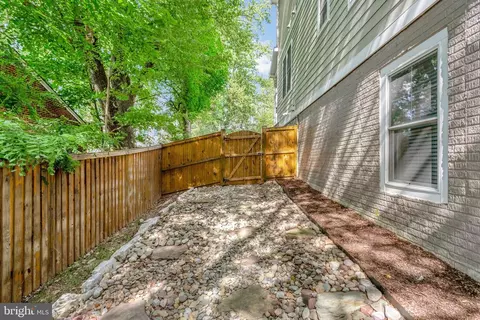 Exterior - 1712 East Ave, Mclean, VA 22101 photo 22 of 23