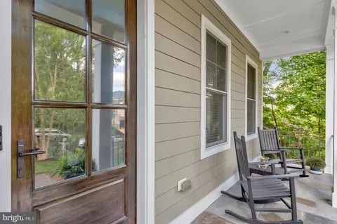 Exterior - 1712 East Ave, Mclean, VA 22101 photo 6 of 23