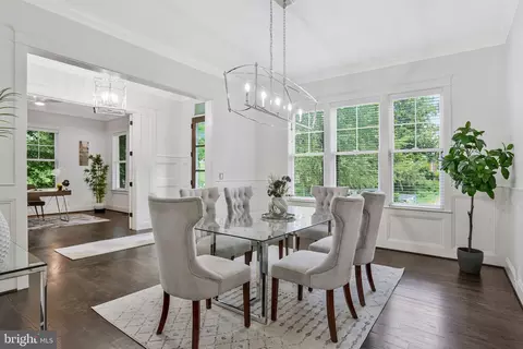 Dining - 1712 East Ave, Mclean, VA 22101 photo 4 of 5