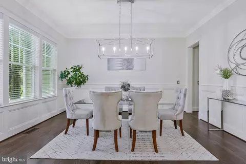 Dining - 1712 East Ave, Mclean, VA 22101 photo 2 of 5