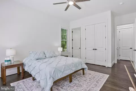 Bedroom - 1712 East Ave, Mclean, VA 22101 photo 2 of 9