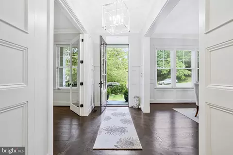 Entry Way - 1712 East Ave, Mclean, VA 22101 photo 1 of 15