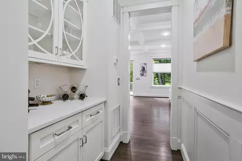 Entry Way - 1712 East Ave, Mclean, VA 22101 photo 5 of 15
