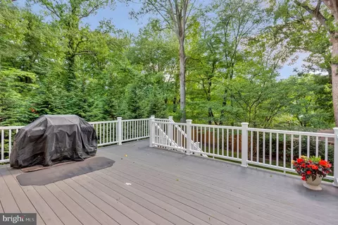 Exterior - 1712 East Ave, Mclean, VA 22101 photo 13 of 23