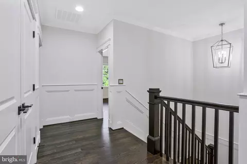 Entry Way - 1712 East Ave, Mclean, VA 22101 photo 13 of 15
