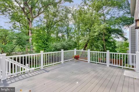 Exterior - 1712 East Ave, Mclean, VA 22101 photo 12 of 23