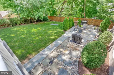 Exterior - 1712 East Ave, Mclean, VA 22101 photo 10 of 23