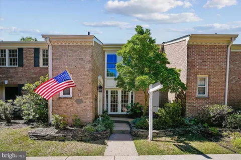 2087 Hopewood Dr, Falls Church, VA 22043