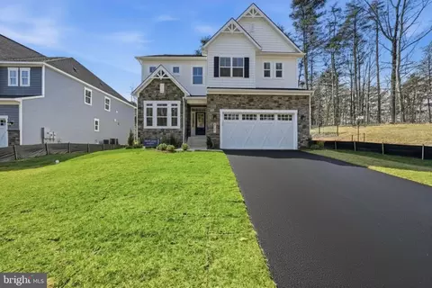 5413 Woodway Dr, Alexandria, VA 22310