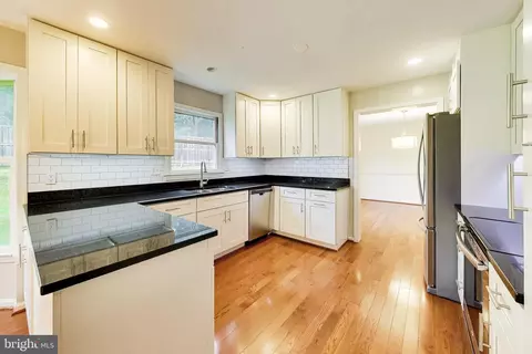 Kitchen - 1018 Salt Meadow Ln, Mclean, VA 22101 photo 3 of 3