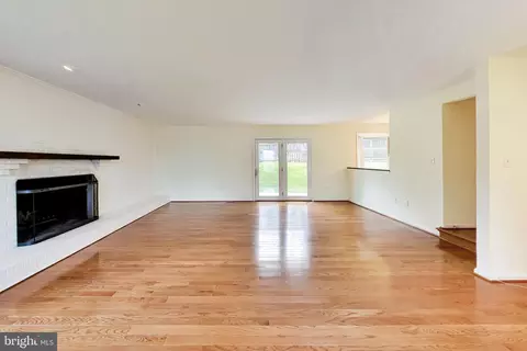 Living - 1018 Salt Meadow Ln, Mclean, VA 22101 photo 5 of 9