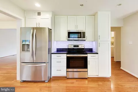 Kitchen - 1018 Salt Meadow Ln, Mclean, VA 22101 photo 2 of 3