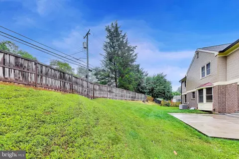 Exterior - 1018 Salt Meadow Ln, Mclean, VA 22101 photo 5 of 6