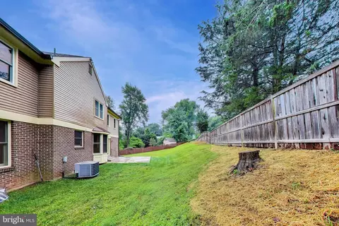 Exterior - 1018 Salt Meadow Ln, Mclean, VA 22101 photo 4 of 6