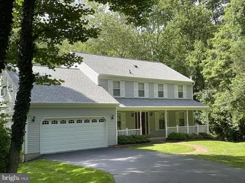 11438 Meath Dr, Fairfax, VA 22030