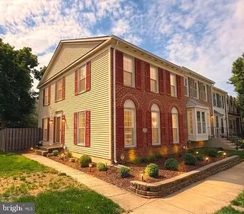 6596 Bermuda Green Ct, Alexandria, VA 22312