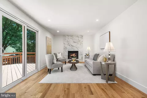 2851 Edgelea Rd, Vienna, VA 22181 photo 23