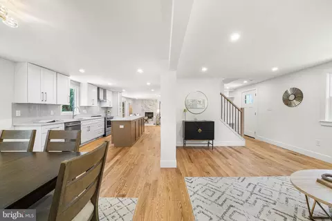 2851 Edgelea Rd, Vienna, VA 22181 photo 10