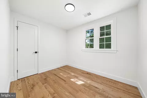2851 Edgelea Rd, Vienna, VA 22181 photo 40