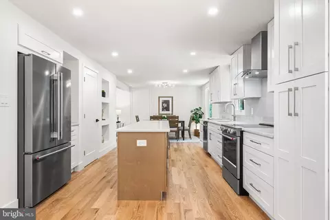 2851 Edgelea Rd, Vienna, VA 22181 photo 19