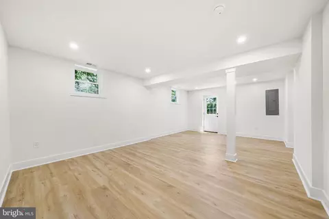 2851 Edgelea Rd, Vienna, VA 22181 photo 44